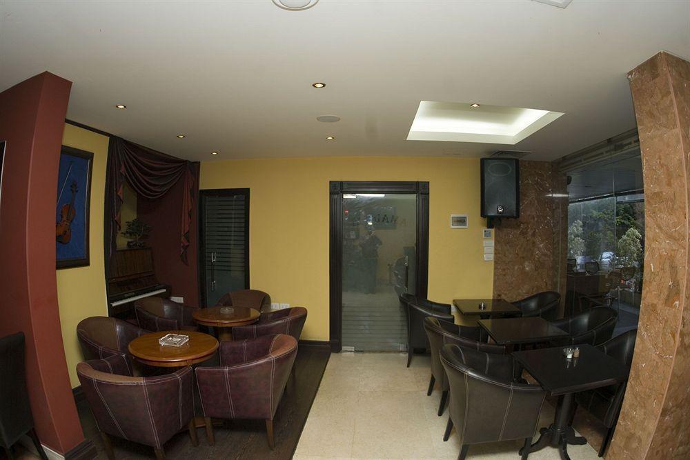 Mozart Hotel Beirute Exterior foto