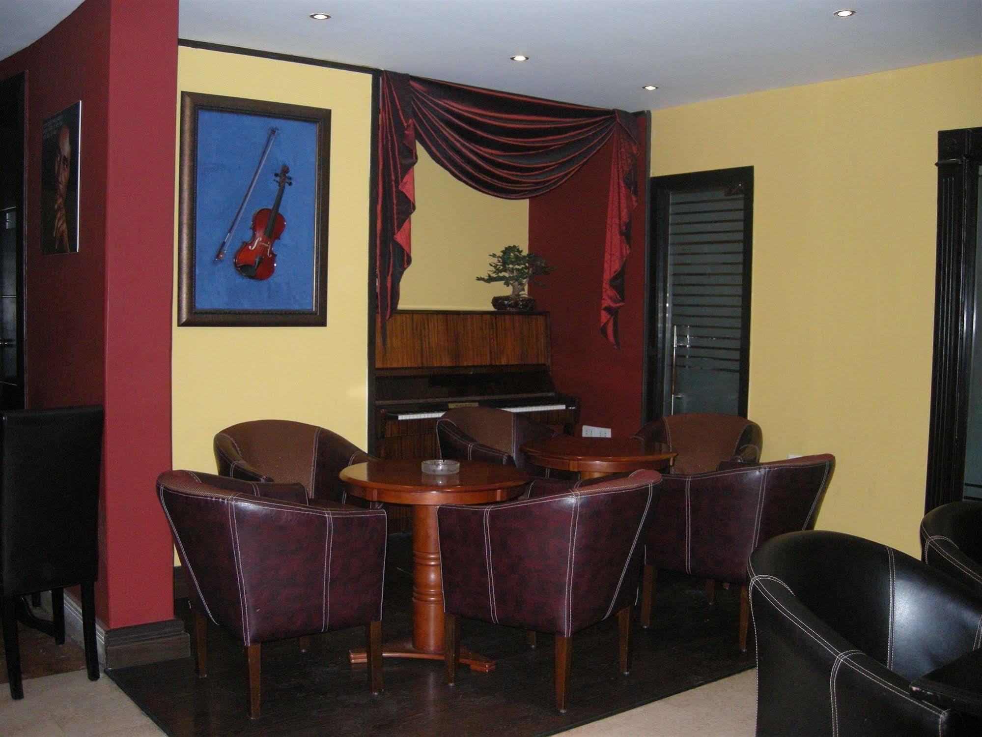 Mozart Hotel Beirute Exterior foto