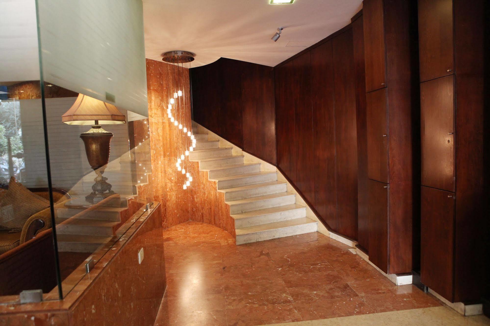 Mozart Hotel Beirute Exterior foto